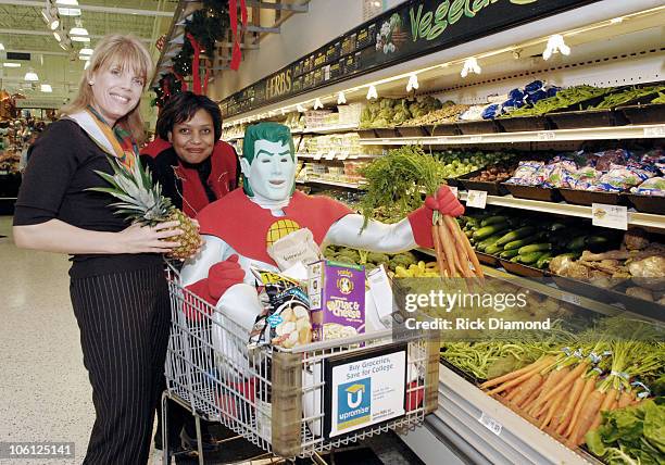 Laura Turner-Seydel, Capt. Planet and Brenda Reid of Publix