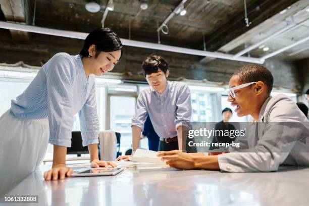 Observing In Group 9,981 Observing Other People Stock Photos, High-Res Pictures, and ...