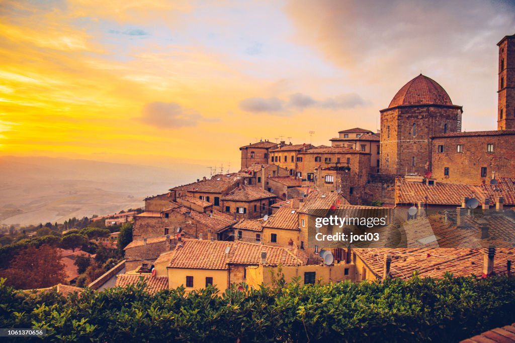 Volterra, ummauerte Stadt südwestlich von Florenz, in Italien.