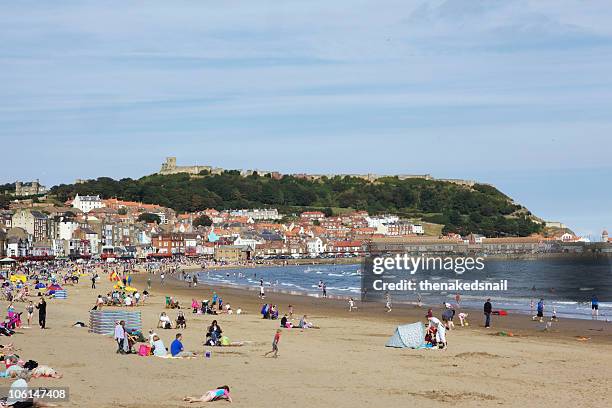 scarborough beach - scarborough reino unido fotografías e imágenes de stock