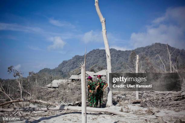 2010 Eruptions Of Mount Merapi Photos and Premium High Res Pictures ...