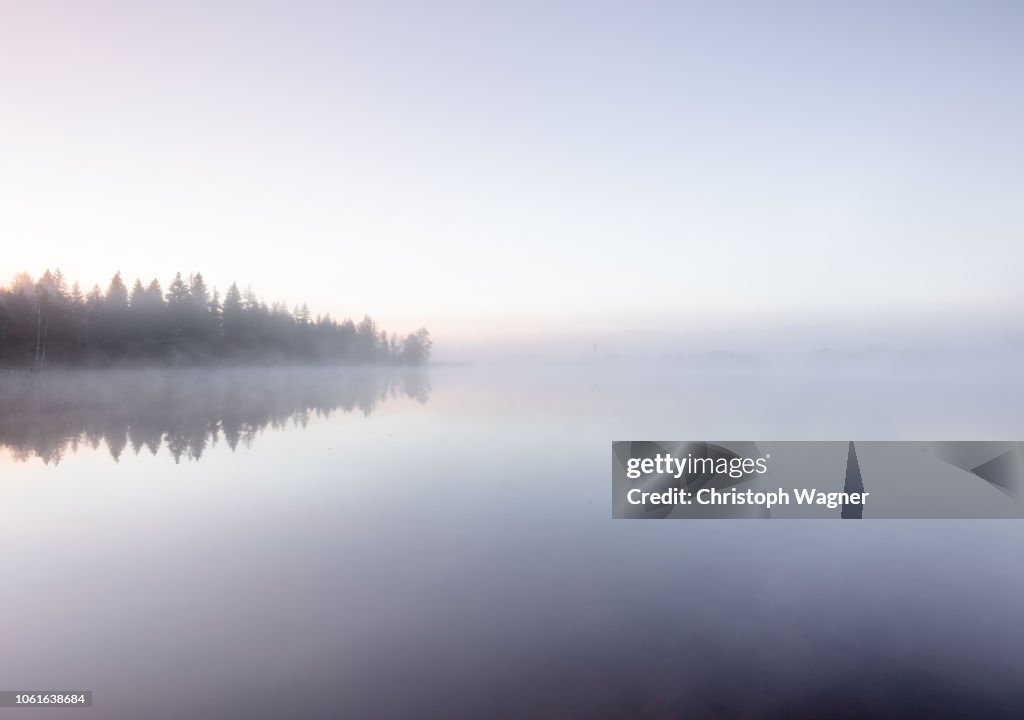 Ruhiger Morgen am See