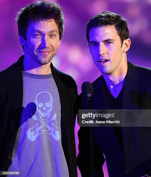 Actors Michael Weston and Milo Ventimiglia present the award for Fantasy Fox during the 2007 Spike TV Scream Awards at The Greek Theater on October...