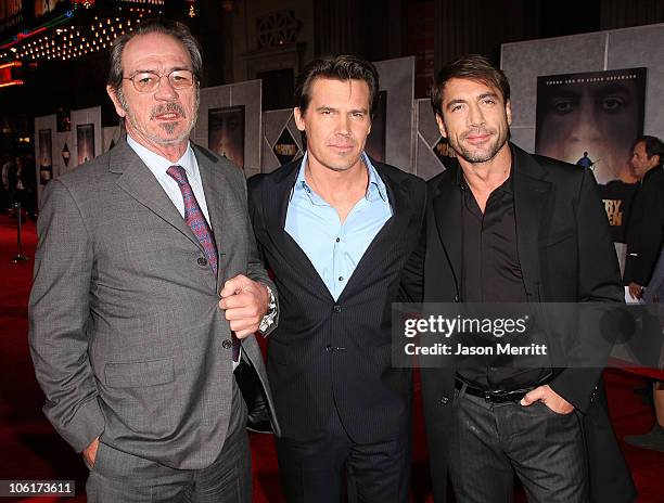 Actor Josh Brolin, Javier Bardem, and Tommy Lee Jones arrives at the premiere of Miramax Films' "No Country For Old Men" held at the El Capitan...