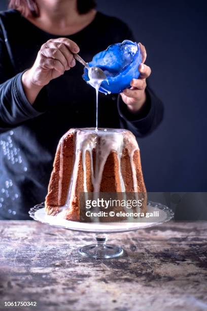 decorare pandoro - fruit cake stock pictures, royalty-free photos & images