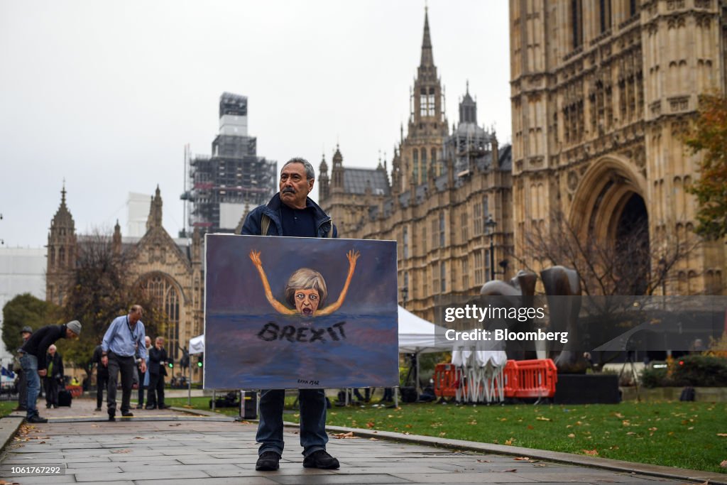 May's Brexit Plan Thrown Into Crisis Following U.K. Brexit Secretary Resignation