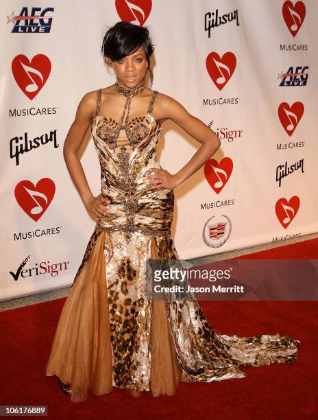 Lil' Mama arrives at the 2008 MusiCares Person of the Year Honors Aretha Franklin at the Los Angeles Convention Center on February 8, 2008.