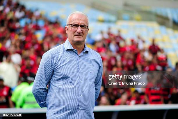 Head coach Dorival Junior of Flamengo looks on during a match between Flamengo and Santos as part of Brasileirao Series A 2018 at Maracana Stadium on...