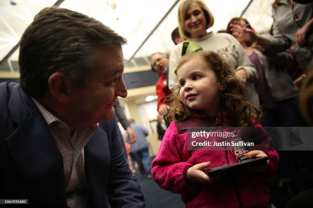 Sen. Ted Cruz (R-TX) Holds Get Out The Vote Bus Tour Rally In Amarillo, Texas
