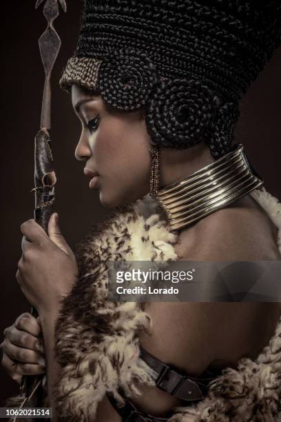 schöne nofretete frau - african queen stock-fotos und bilder