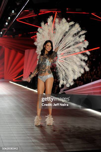 Victoria's Secret's legendary Angels take to the runway for the 2018 Victoria's Secret Holiday Special, showcasing an all-star lineup of musical...