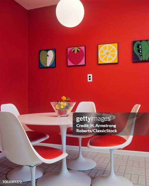 1960s 1970s MID-CENTURY MODERN FURNITURE STYLE DINETTE SET PEDESTAL TABLE CHAIRS WHITE PLASTIC RED WALLS