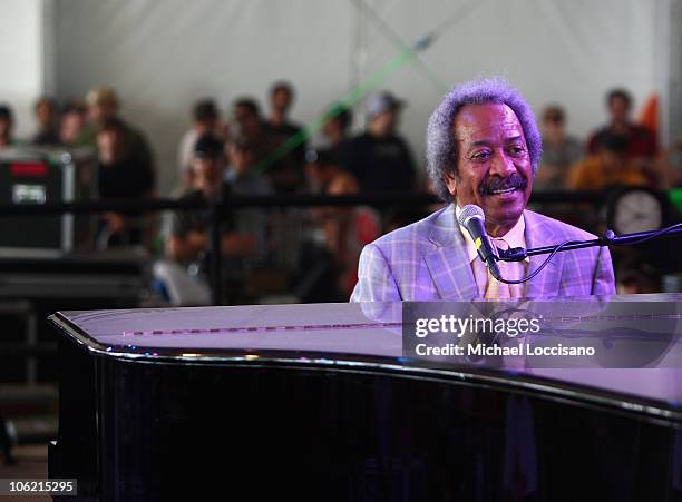 Allen Toussaint performs on stage during Bonnaroo 2009 on June 13, 2009 in Manchester, Tennessee.