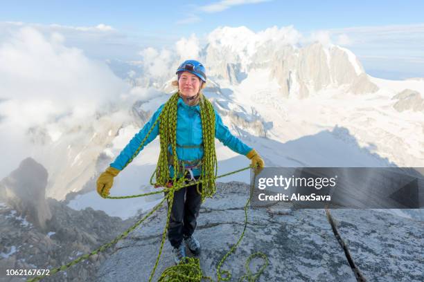 vrouw alpinist - athleticism stockfoto's en -beelden