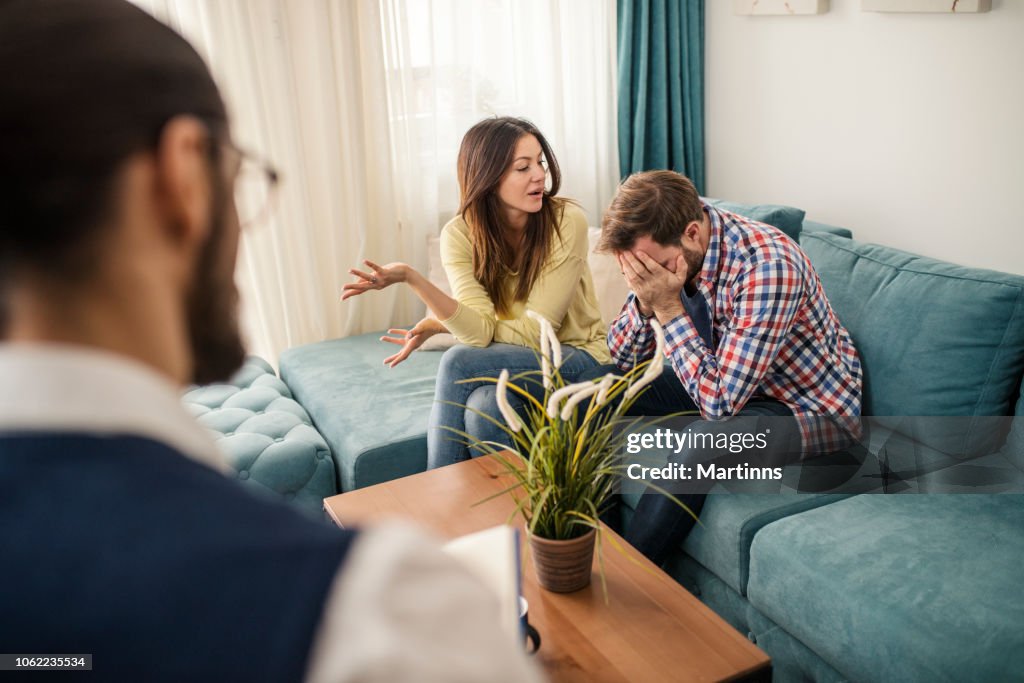 Couple with problems during psychotherapy