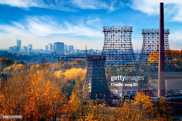 paisaje otoño industrial en el ruhr, essen, alemania - renania del norte westfalia fotografías e imágenes de stock