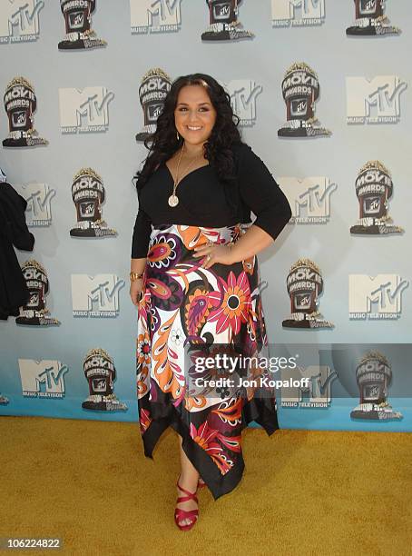 Actress Nikki Blonsky arrives to the 2008 MTV Movie Awards at the Gibson Amphitheatre on June 1, 2008 in Universal City, California.