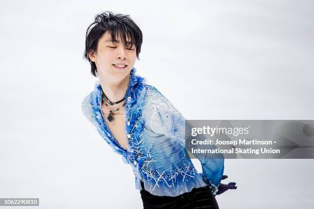 Yuzuru Hanyu of Japan competes in the Men's Short Program during day 1 of the ISU Grand Prix of Figure Skating, Rostelecom Cup 2018 at Arena...