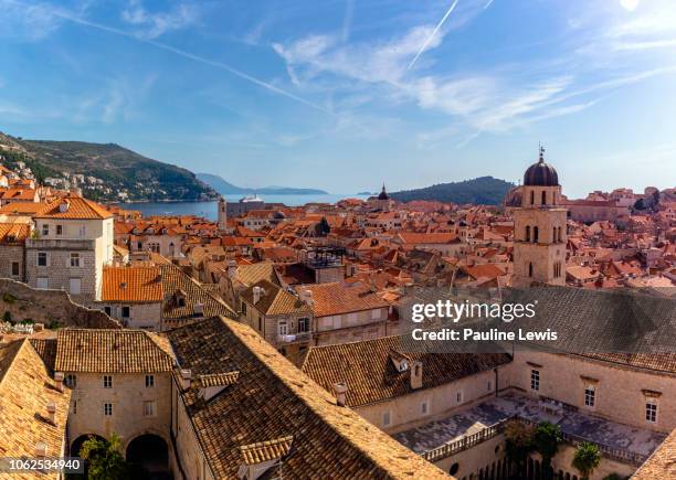 a high level view of dubrovnik old town - dubrovnik fotografías e imágenes de stock