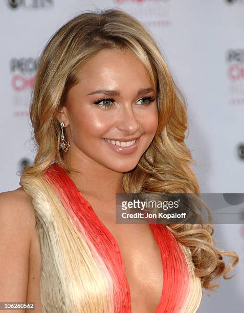 Hayden Panettiere during 33rd Annual People's Choice Awards - Arrivals at Shrine Auditorium in Los Angeles, California, United States.