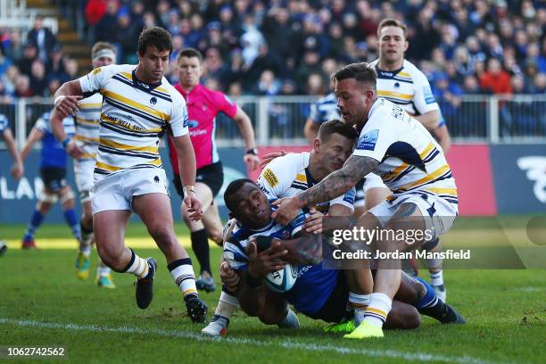 Semesa Rokoduguni of Bath touches down his teams first try during the Gallagher Premiership Rugby match between Bath Rugby and Worcester Warriors at...