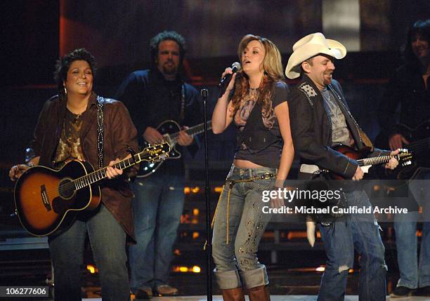 Kristen Hall, Jennifer Nettles and Kristian Bush of Sugarland perform "Baby Girl"