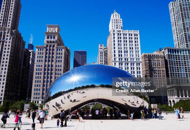 chicago skyline and landmarks - millennium park chicago stock pictures, royalty-free photos & images