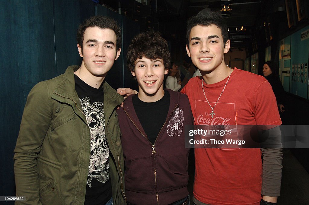 Jonas Brothers and JoJo Visit MTV's "TRL" Studios - March 1, 2006