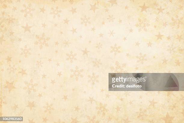 illustrations, cliparts, dessins animés et icônes de light beige, brun grunge christmas background vertical avec des ornements de noël un filigrane, un léger ton terreux plus sombre. - beige
