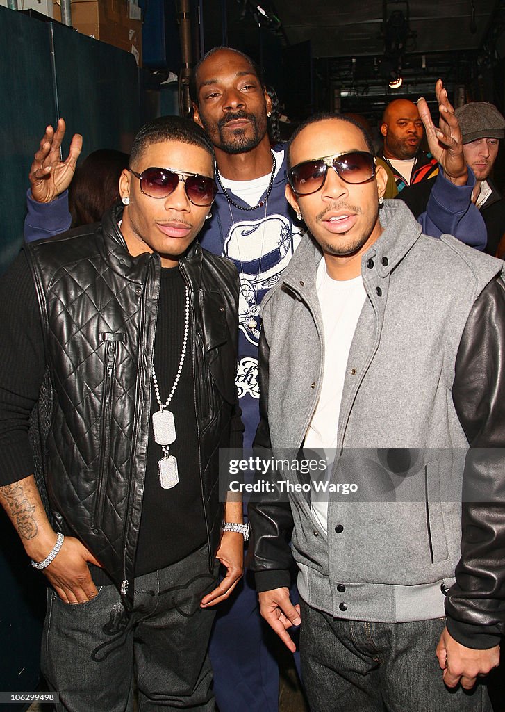 Mtv Rapper Show Rappers Nelly, Snoop Dogg and Ludacris pose backstage during MTV's ...