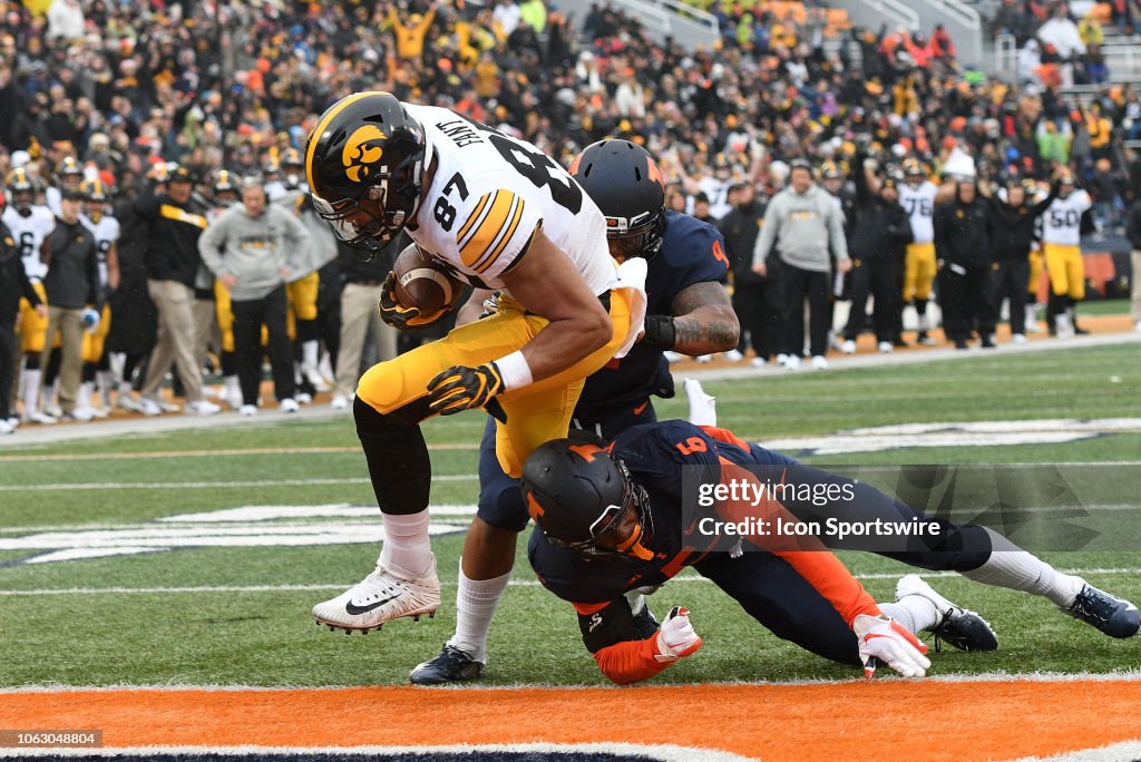 COLLEGE FOOTBALL: NOV 17 Iowa at Illinois