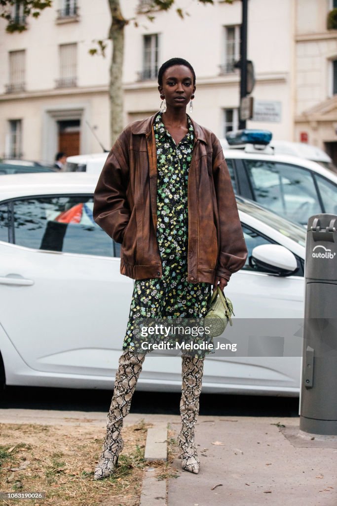 Street Style : Paris Fashion Week Womenswear Spring/Summer 2019 : Day Seven