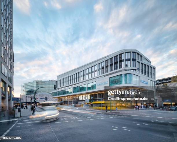 berlin city west - kurfürstendamm stock-fotos und bilder