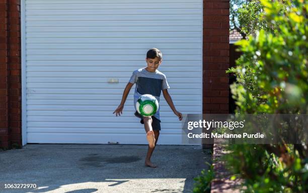 a family at home in five docks, sydney - australian aboriginal children stock pictures, royalty-free photos & images