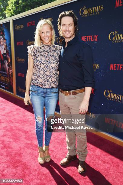 Erinn Bartlett and Oliver Hudson attend "The Christmas Chronicles" Premiere on November 12, 2018 in Los Angeles, California.