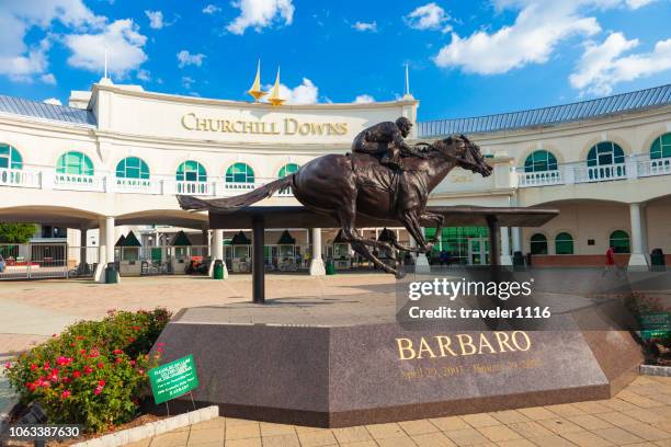 churchill downs in louisville, kentucky - louisville kentucky stock pictures, royalty-free photos & images