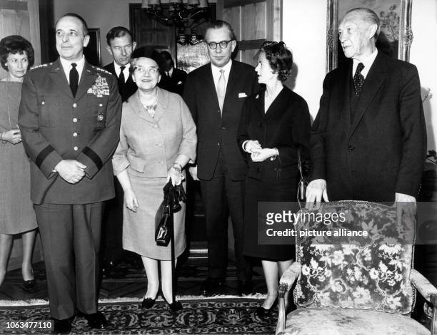 General Lyman L. Lemnitzer, his wife Katherin Lemnitzer, Federal minister of defence Kai Uwe von Hassel, his wife Elfie von Hassel and German...