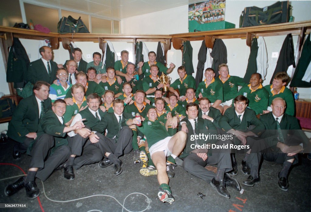 South Africa celebrate 1995 Rugby World Cup Final Victory v New Zealand