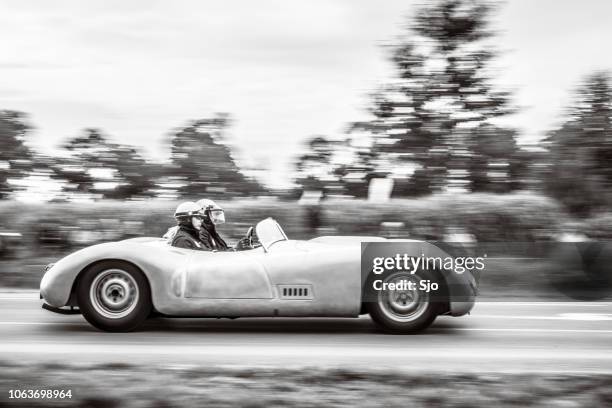 großen jan rennwagen basiert auf dem bmw 328 50-5 - oldtimerauto stock-fotos und bilder