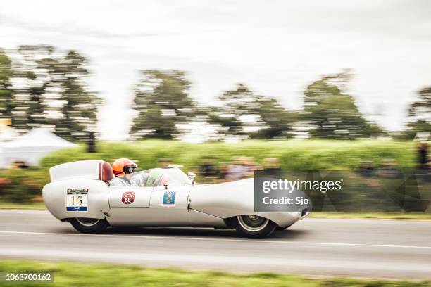 lotus eleven le mans classic race car - lightweight car stock pictures, royalty-free photos & images