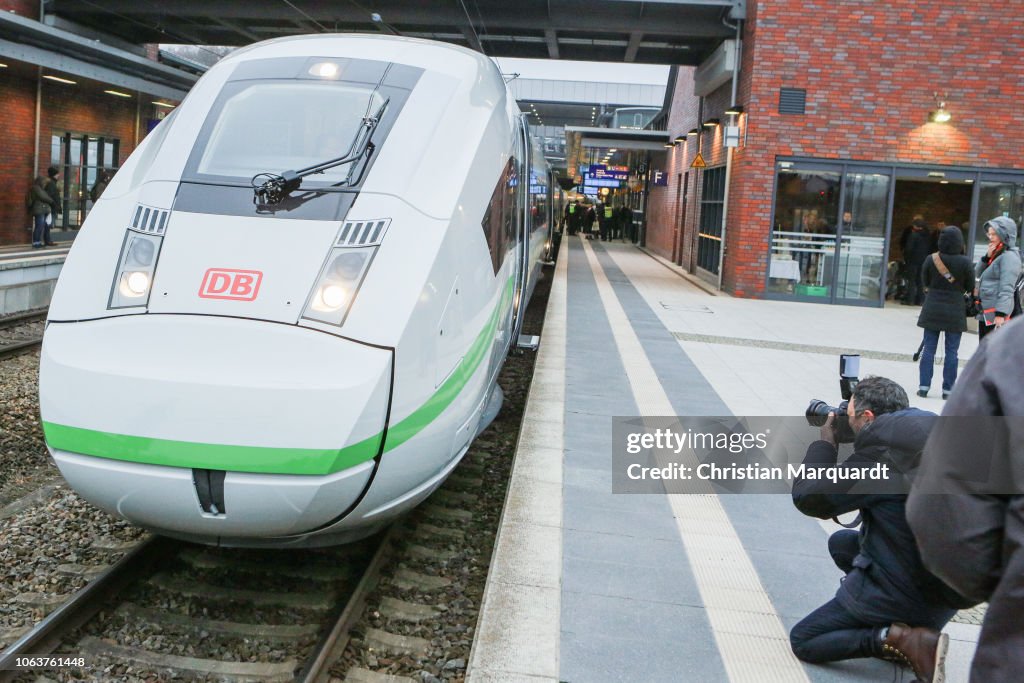 Ice 94 A new ICE4 high speed train pictuerd at the Gesundbrunnen railway ...