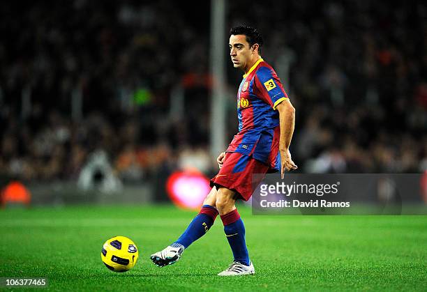 Xavi Hernandez of Barcelona controls the ball during the La Liga match between Barcelona and Sevilla FC on October 30, 2010 in Barcelona, Spain....