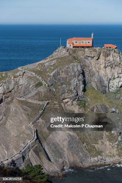 san juan de gaztelugatxe, game of thrones, film location, basque region, spain - game of thrones scene stock pictures, royalty-free photos & images