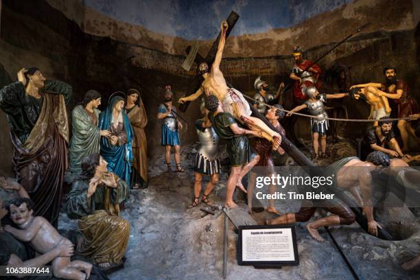 passion of christ scenes at bom jesus braga portugal - stations of the cross stock pictures, royalty-free photos & images