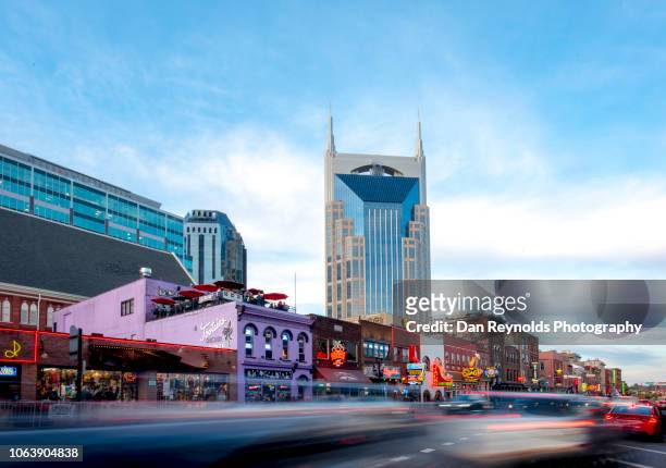 broadway street -nashville,tennessee,usa - nashville nightlife stock pictures, royalty-free photos & images