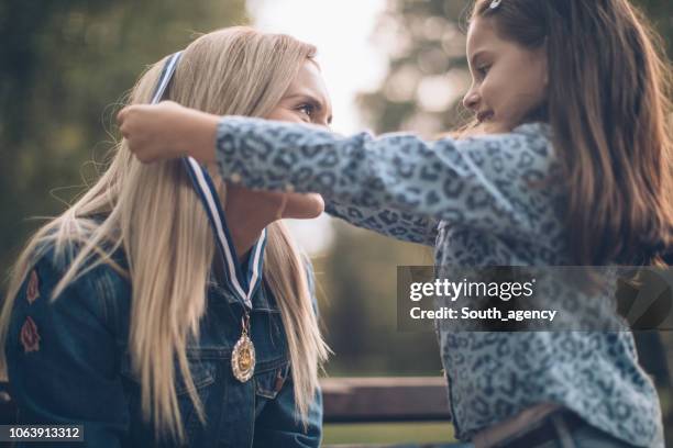 de beste mama - medal stockfoto's en -beelden