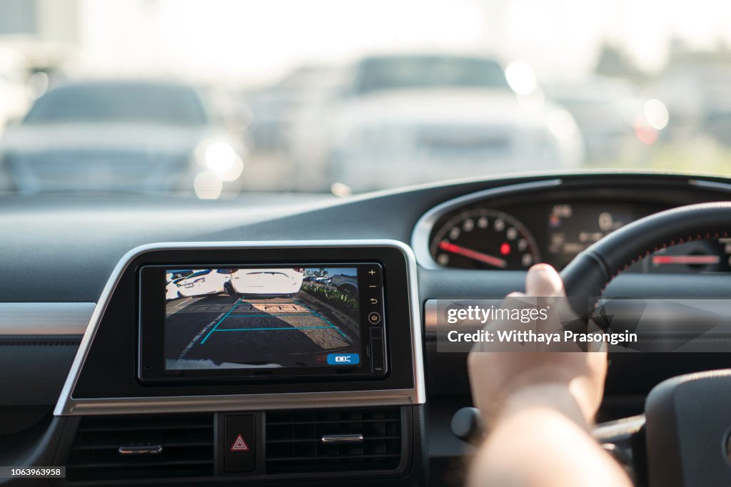 Rear area image showing automobile occurrence/Automotive rear area video camera