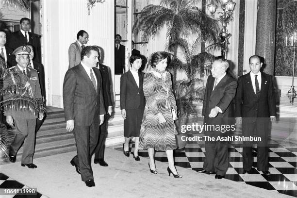 Egyptian President Hosni Mubarak and his wife Suzanne are seen prior to their welcome ceremony at the Akasaka State Guest House on April 6, 1983 in...