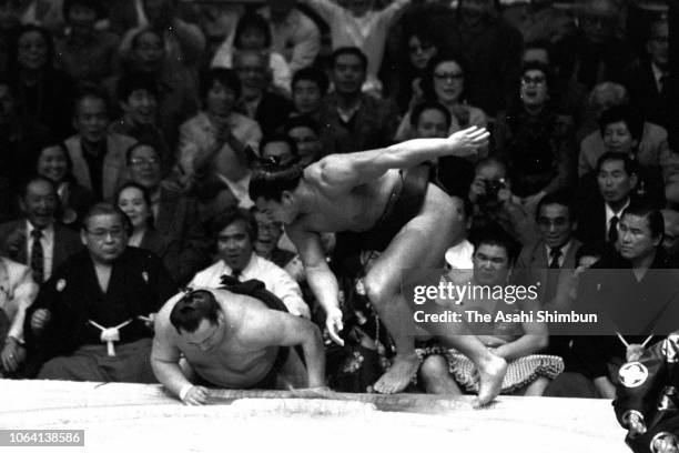 Takanosato Photos and Premium High Res Pictures - Getty Images