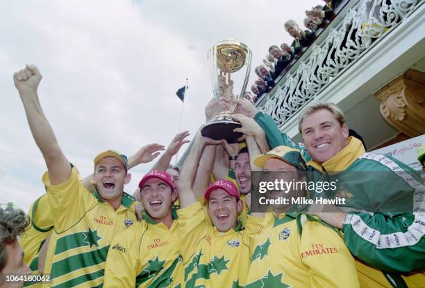 Australia players from left to right Adam Gilchrist; Michael Bevan; Ricky Ponting; Damien Fleming; Steve Waugh; Shane Warne pictured with the ICC...